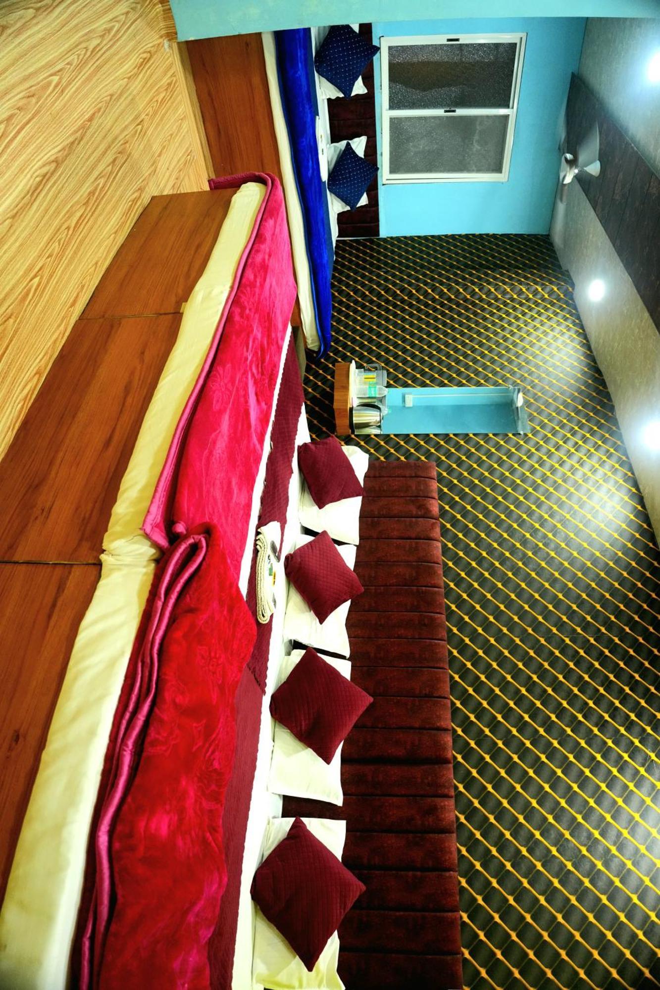 Hotel Ganraj Ujjain Exterior photo